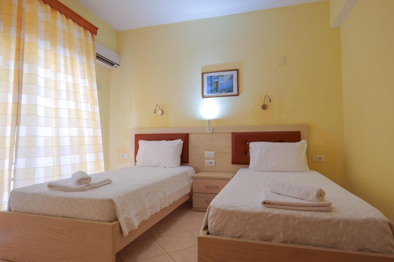 Sunny Holiday Sarandë Exterior foto