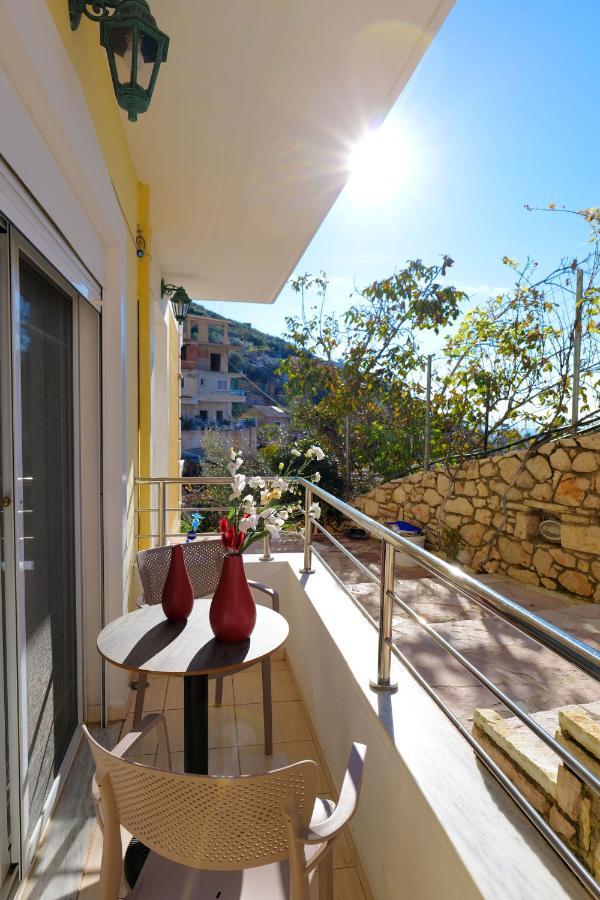 Sunny Holiday Sarandë Exterior foto